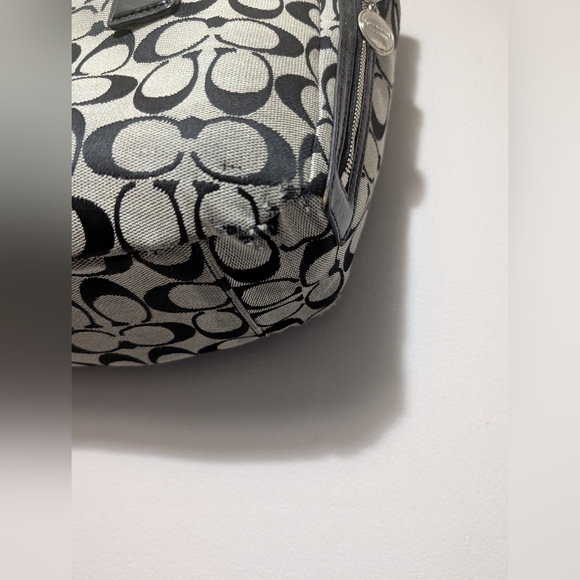 Coach Gallery Signature Zip Tote Black & Gray 🩶 - Picture 4 of 8